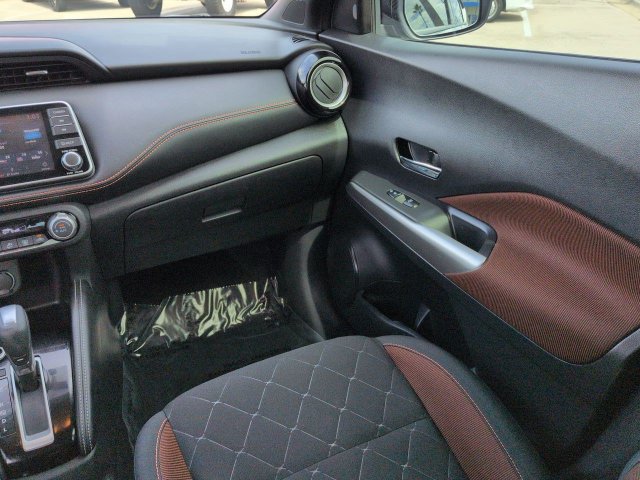 Used 2019 Nissan Kicks SR w/ Exterior Electronics Package FWD image 17