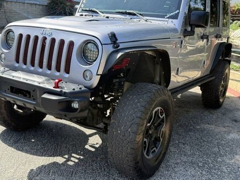 Used 2016 Jeep Wrangler Unlimited Rubicon AWD/4WD image 11