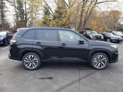 New 2025 Subaru Forester Touring image 2