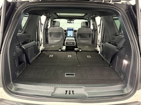 Used 2023 Ford Expedition Limited AWD/4WD image 38