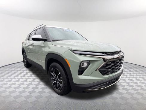 Certified 2024 Chevrolet TrailBlazer ACTIV w/ Driver Confidence Package image 3