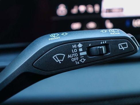 Used 2025 Audi Q6 e-tron Premium w/ Convenience Package image 30