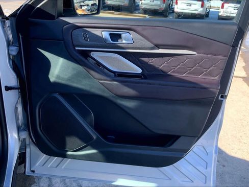 Used 2025 Ford Explorer Platinum w/ LUX Leather Package image 43