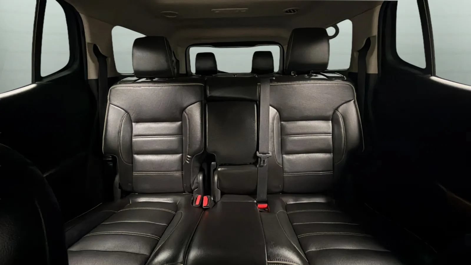 Used 2017 GMC Acadia Denali w/ Technology Package FWD image 17