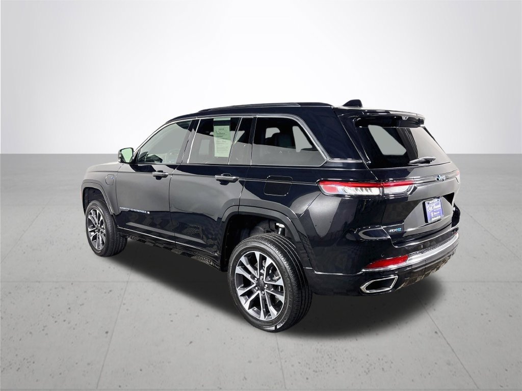 Certified 2023 Jeep Grand Cherokee Overland w/ Advanced Protech Group III AWD/4WD image 9