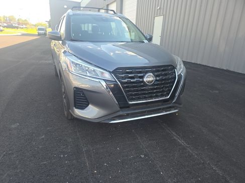 Used 2024 Nissan Kicks SV w/ Interior Electronics Package FWD image 4