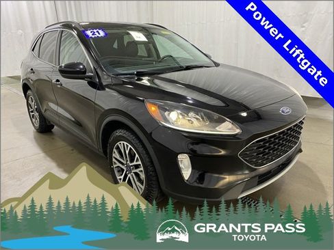 Used 2021 Ford Escape SEL w/ Class II Trailer Tow Package image 1