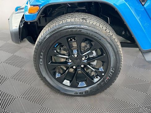 Used 2023 Jeep Wrangler Unlimited Sahara w/ Cold Weather Group image 33