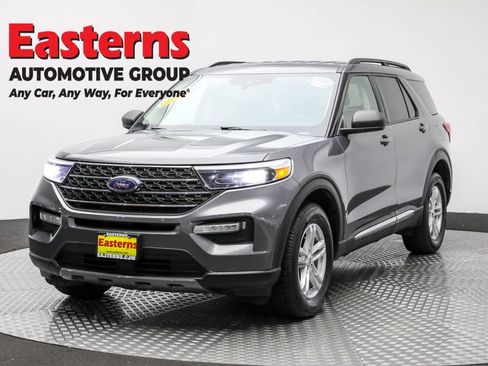 Used 2022 Ford Explorer XLT w/ Equipment Group 202A image 1
