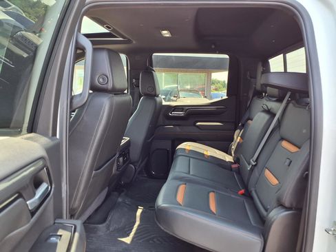 Used 2024 GMC Sierra 1500 AT4 w/ Technology Package AWD/4WD image 28