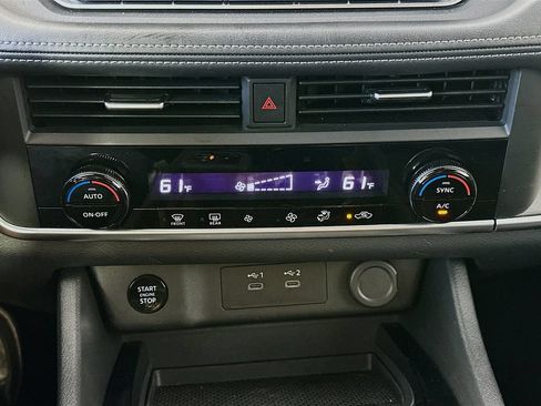 Used 2025 Nissan Rogue SV FWD image 18