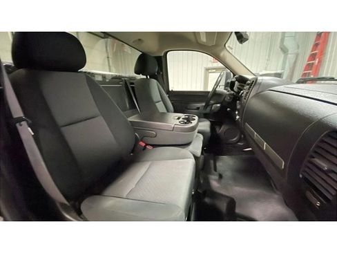 Used 2011 GMC Sierra 2500 SLE w/ Snow Plow Prep Package image 16