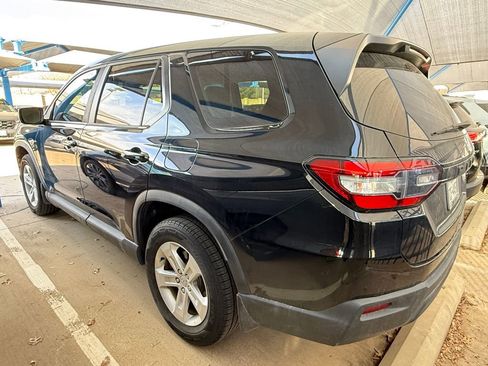 Certified 2023 Honda Pilot LX image 7