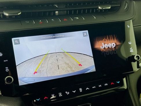 New 2026 Jeep Grand Cherokee Altitude AWD/4WD image 17