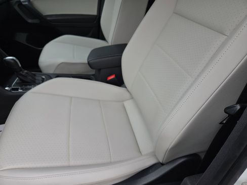 Certified 2021 Volkswagen Tiguan SE FWD image 17