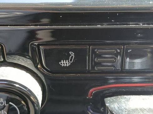 Used 2022 Jeep Grand Cherokee Limited image 24