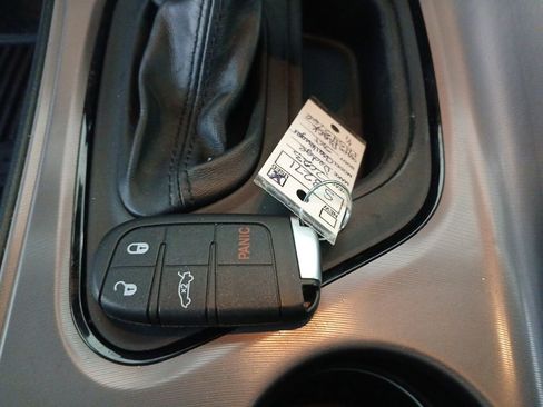 Used 2023 Dodge Challenger SXT RWD image 29