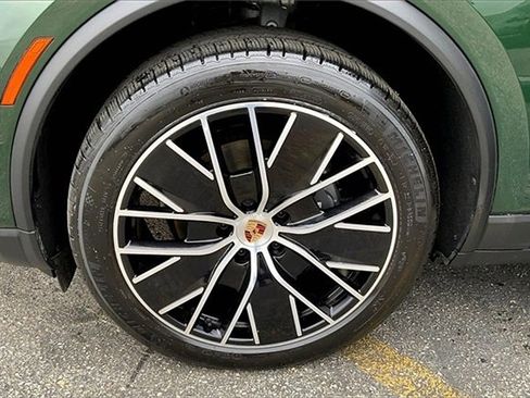 Used 2025 Porsche Macan Electric image 14