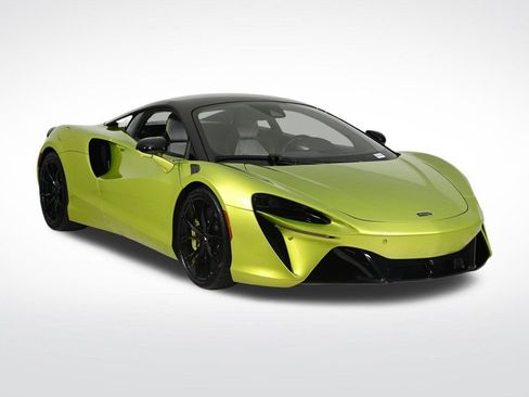 Used 2023 McLaren Artura image 7