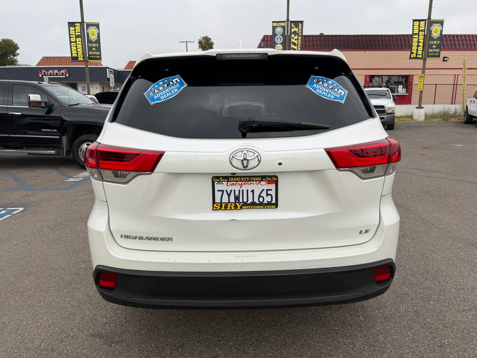 Used 2017 Toyota Highlander Plus w/ Carpet Mat Package FWD image 4