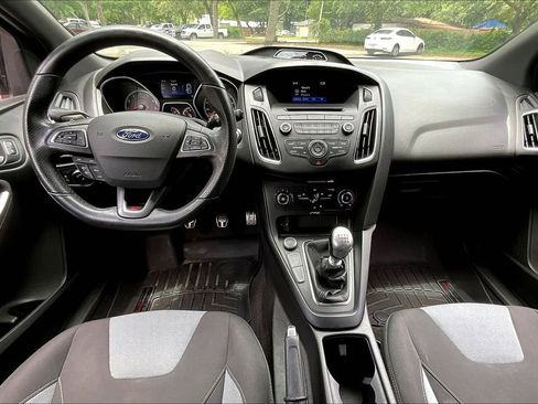 Used 2017 Ford Focus ST FWD image 7