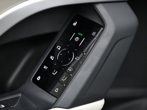 New 2025 Audi Q5 2.0T Premium image 16