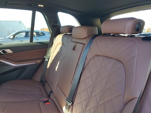 Certified 2024 BMW X5 xDrive40i w/ Premium Package image 25