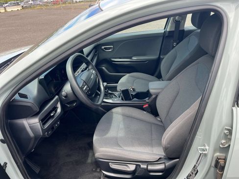 Used 2025 Kia K4 FWD image 21