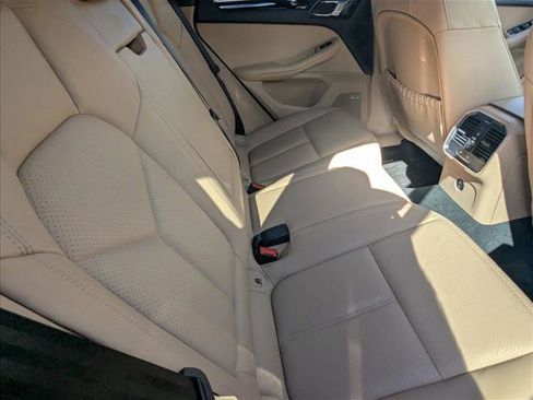 Used 2020 Porsche Macan image 18