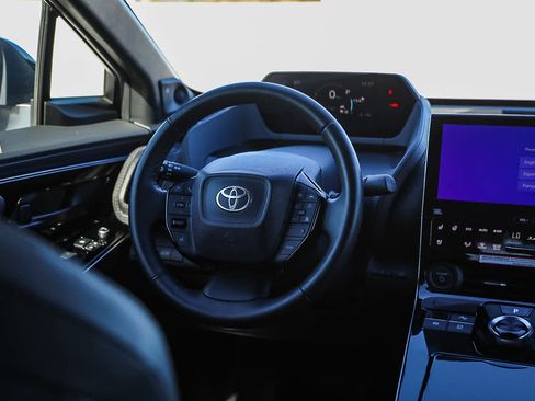Used 2023 Toyota bZ4X Limited image 15