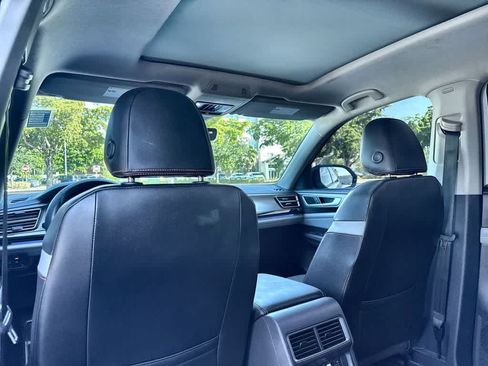 Used 2024 Volkswagen Atlas Peak Edition SE AWD/4WD image 23