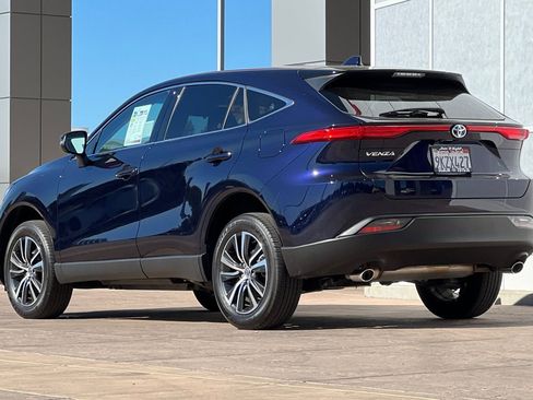Certified 2024 Toyota Venza LE image 7
