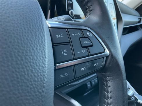 Used 2021 Toyota Highlander XLE image 37