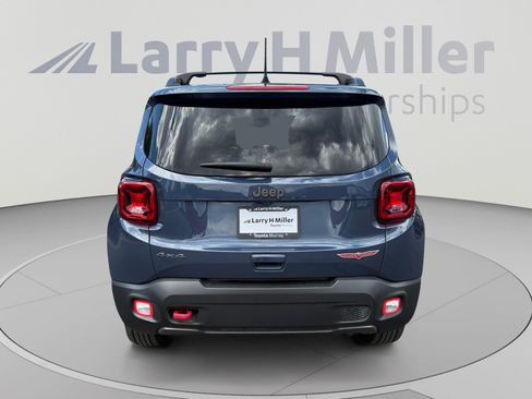 Used 2020 Jeep Renegade Trailhawk w/ UConnect 8.4 Nav Group AWD/4WD image 4