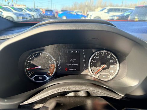 Used 2019 Jeep Renegade Latitude image 13