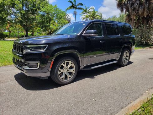Used 2022 Jeep Wagoneer Series II image 3