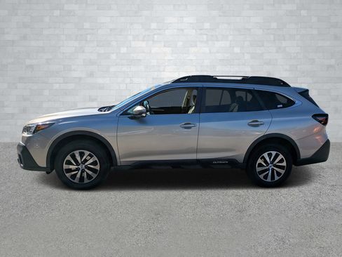 Used 2020 Subaru Outback Premium image 8