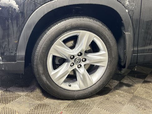 Used 2018 Toyota Highlander Limited image 12