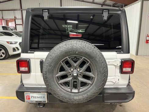 Used 2024 Jeep Wrangler Sport S image 4