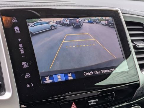 Used 2018 Honda Pilot Touring image 21