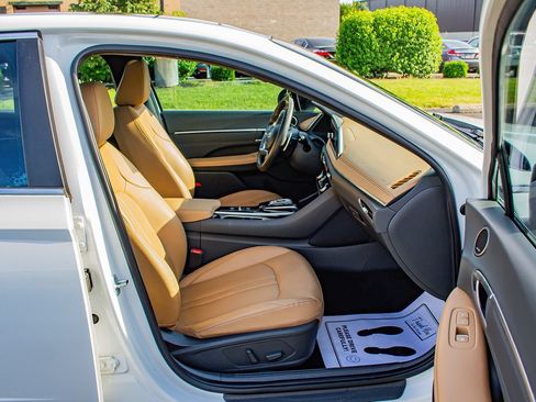 Used 2022 Hyundai Sonata Limited w/ Preferred Accessory Package FWD image 20