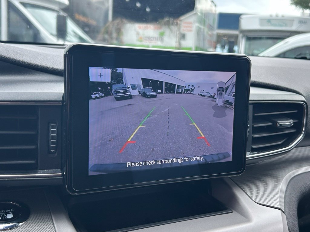 Used 2023 Ford Explorer XLT w/ Equipment Group 202A RWD image 12