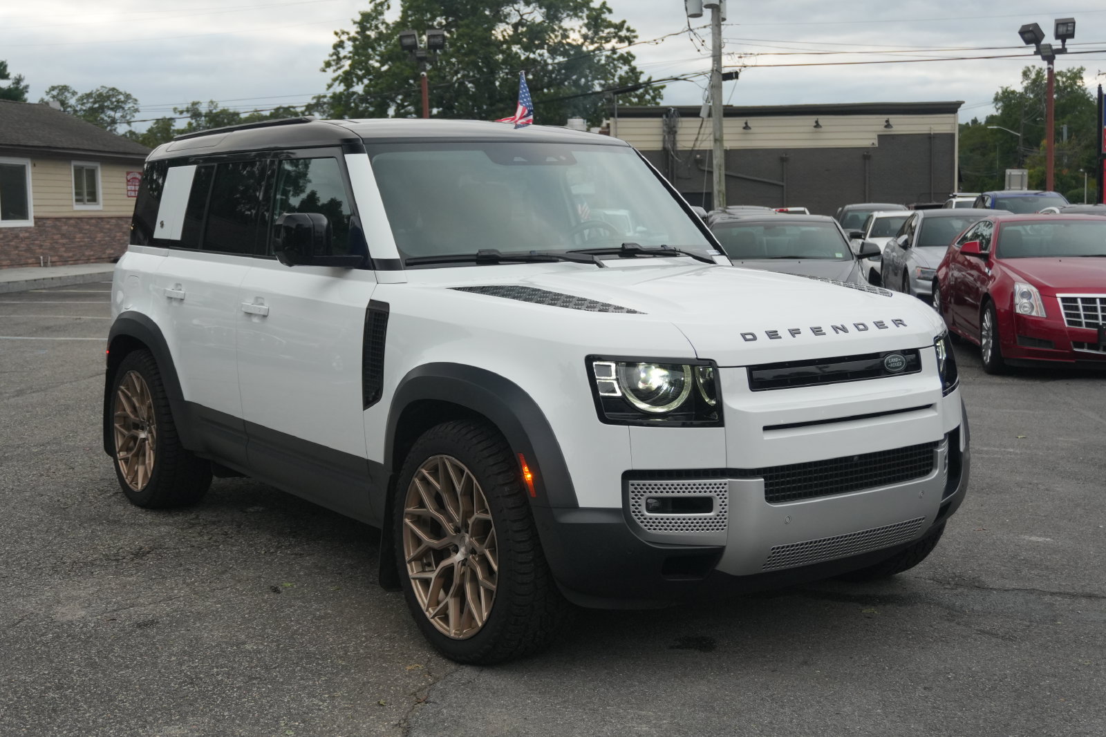 Used 2020 Land Rover Defender 110 HSE AWD/4WD image 3