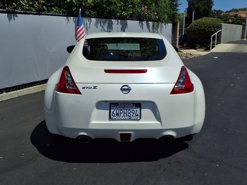 Used 2013 Nissan 370Z Touring RWD image 5