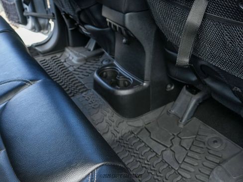 Used 2016 Jeep Wrangler Unlimited Rubicon image 60