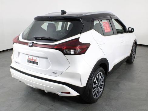 Certified 2022 Nissan Kicks SV image 16