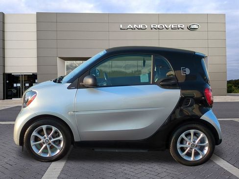 Used 2018 smart fortwo electric drive image 8