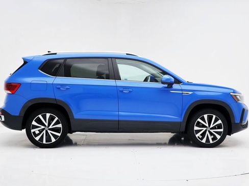 Used 2022 Volkswagen Taos SE image 3