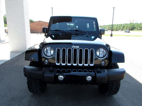 Used 2016 Jeep Wrangler Unlimited Sahara w/ Connectivity Group image 6