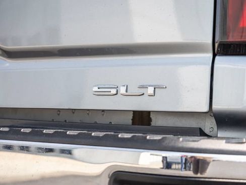 Used 2024 GMC Sierra 2500 SLT w/ SLT Convenience Package AWD/4WD image 40